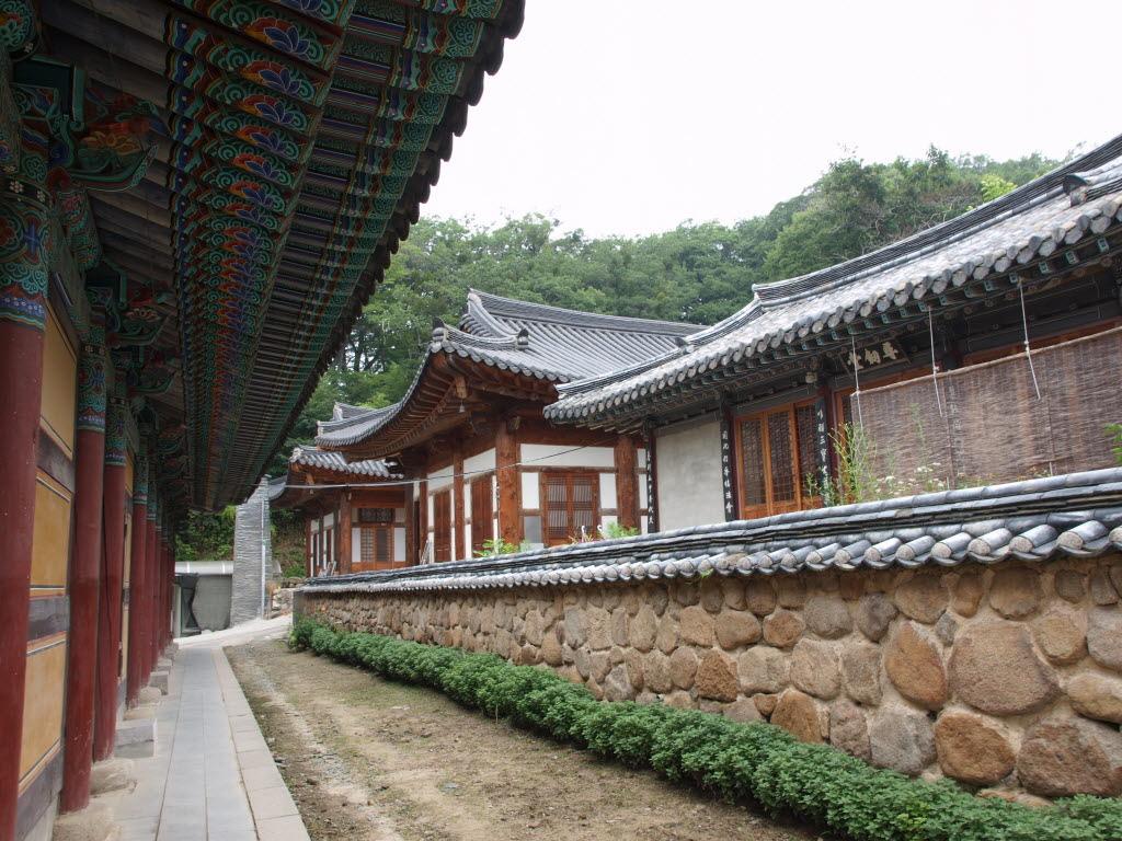 Donghwasa Temple4